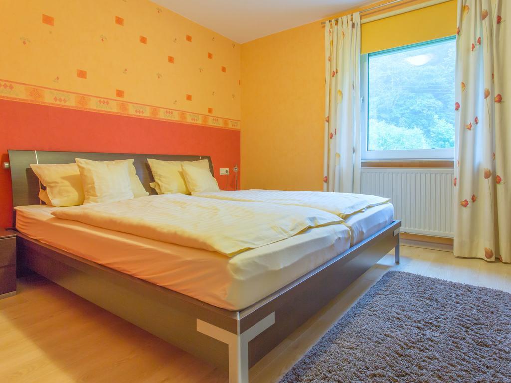 Apartment Close To Hiking And Cycling Trails Lambertsberg Bagian luar foto